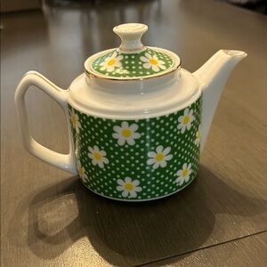 Vintage Green Daisies Floral Teapot by Wagner & Sons